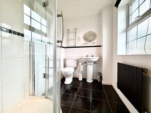 En-Suite- click for photo gallery